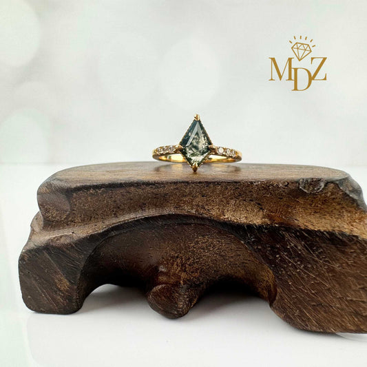 Moss Agate Ring - Kite Cut