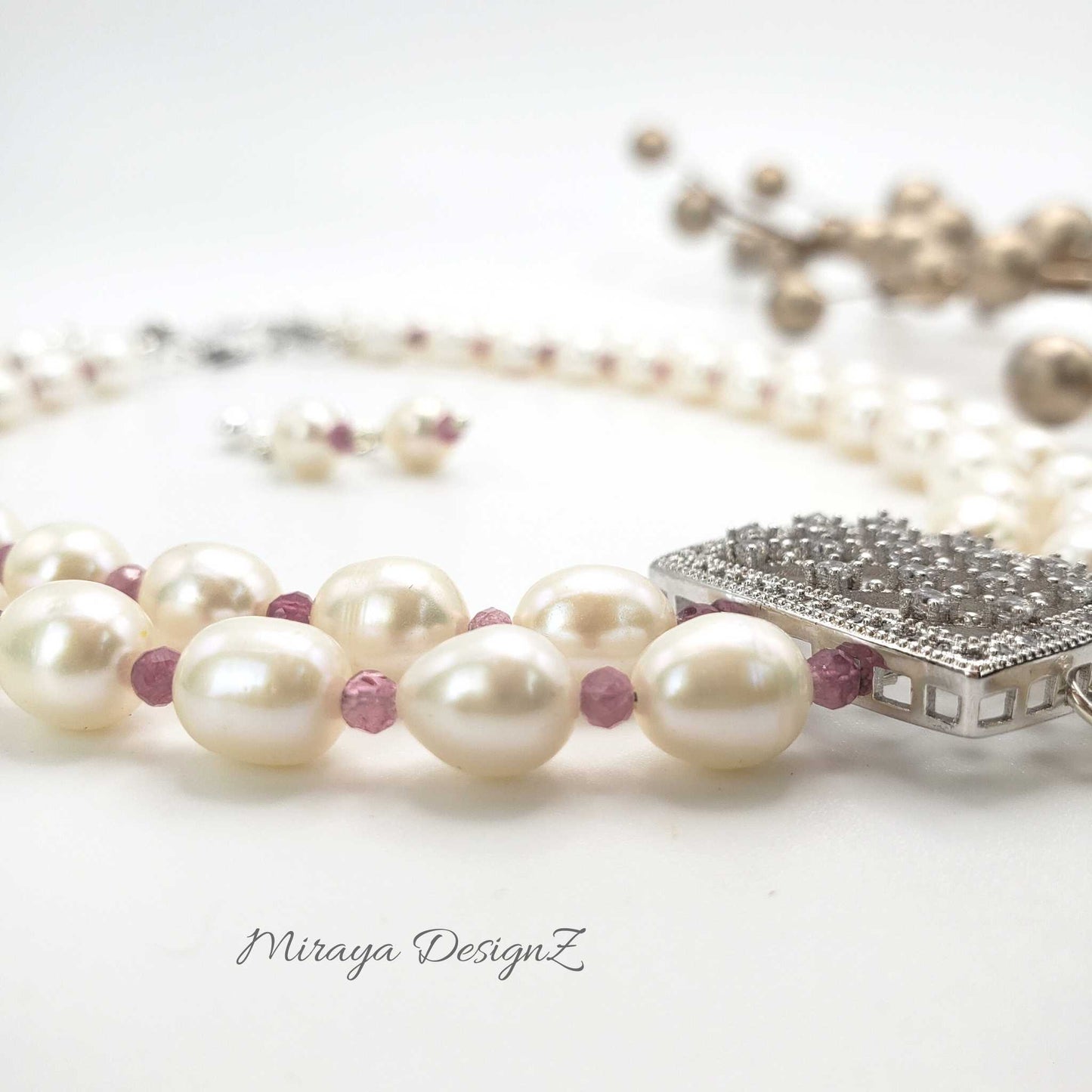 Double Strand Pearl Choker Necklace