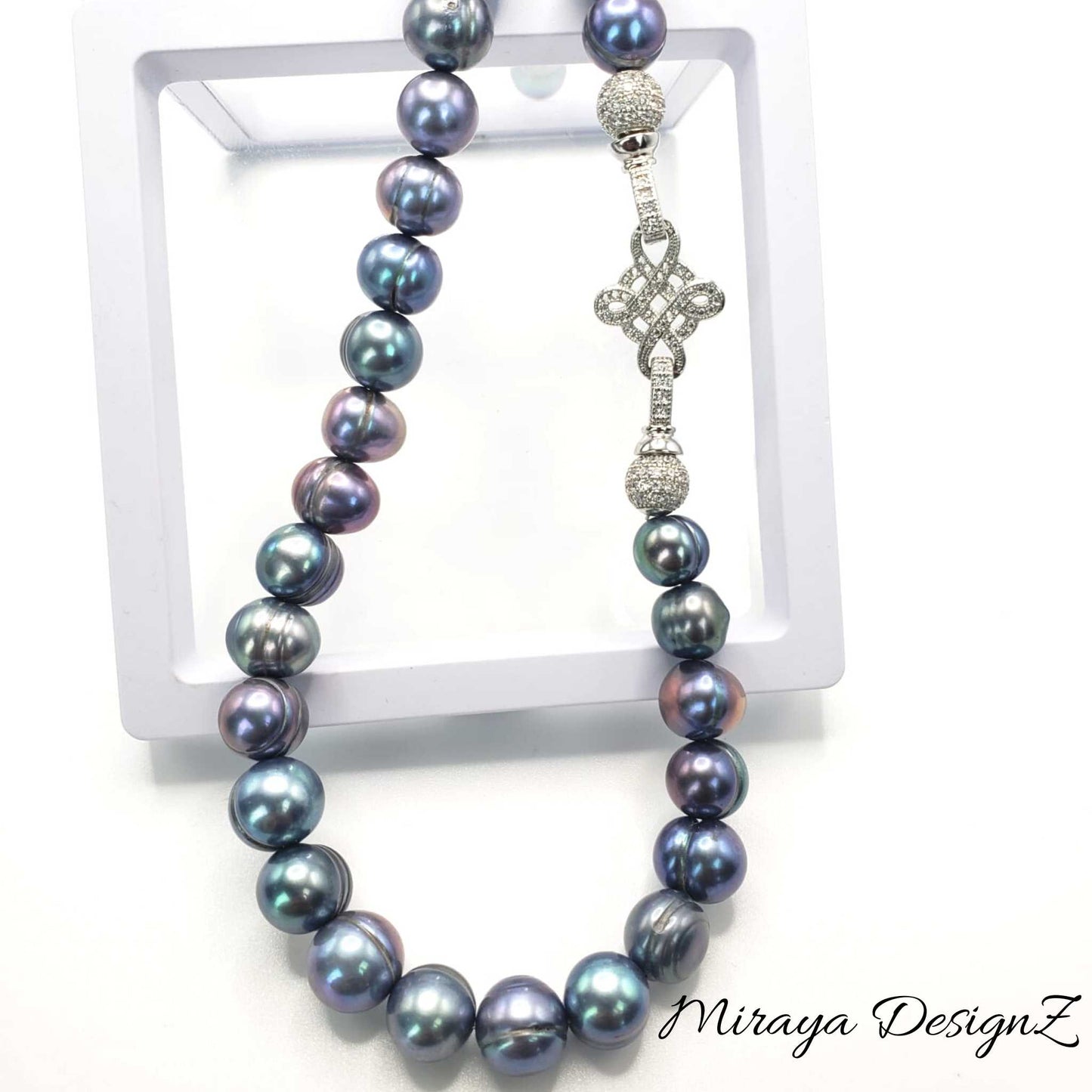 Peacock Pearl Necklace