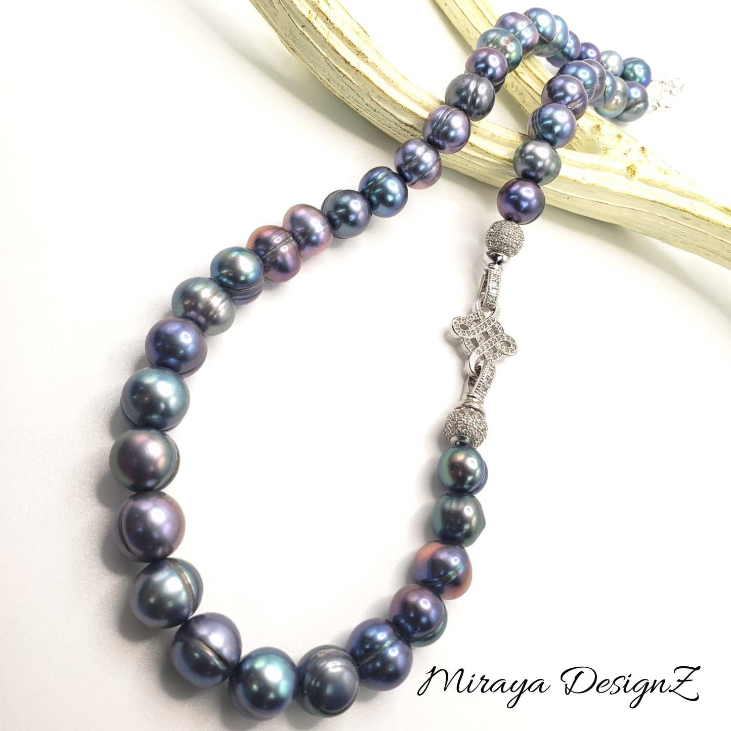 Peacock Pearl Necklace