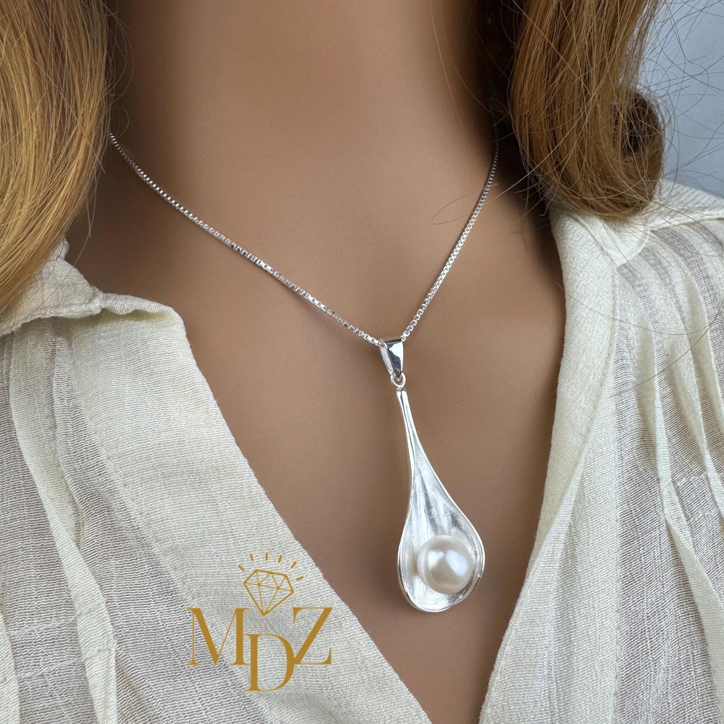 Sterling Silver Freshwater Pearl Shell Necklace