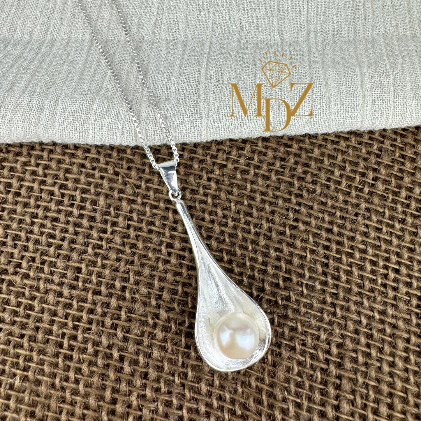 Sterling Silver Freshwater Pearl Shell Necklace