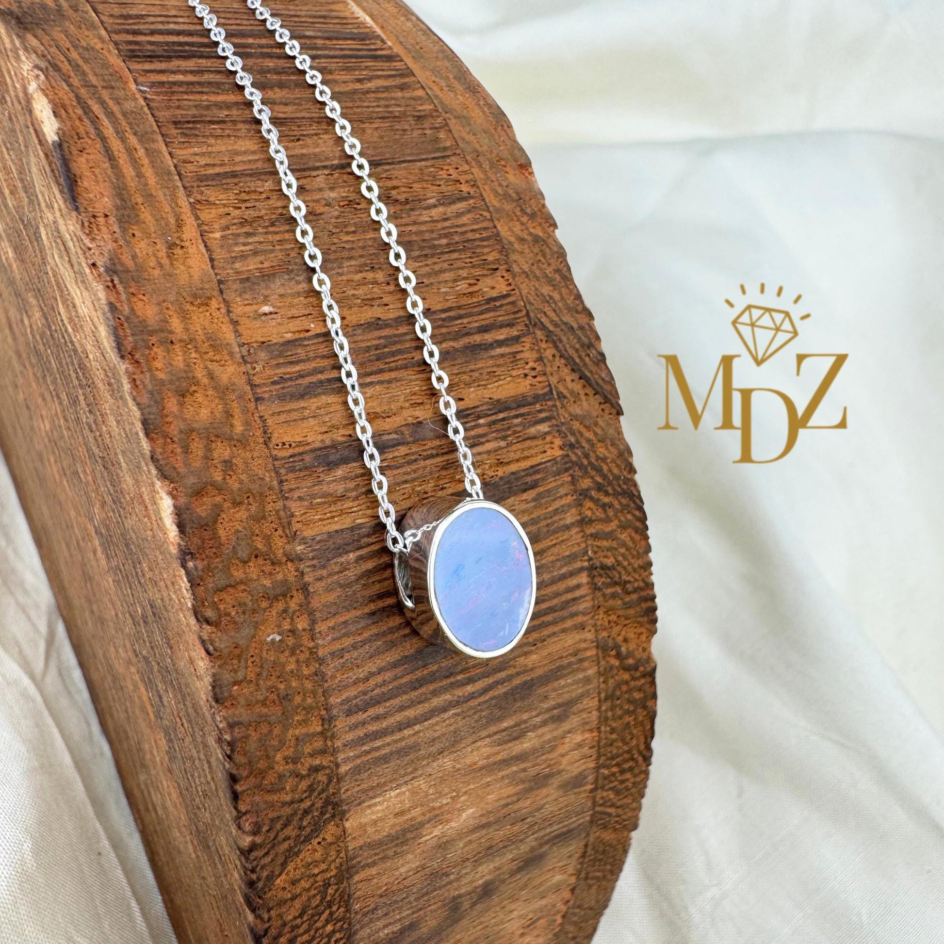 Minimalist Oval Kyanite Pendant Necklace