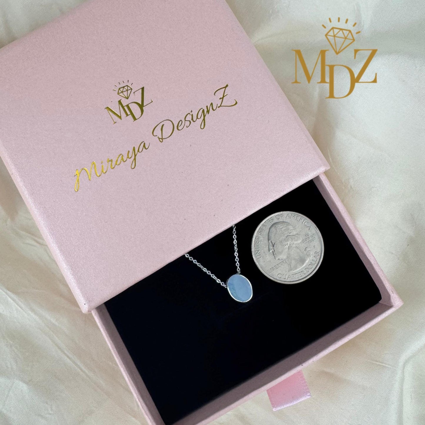 Minimalist Oval Kyanite Pendant Necklace