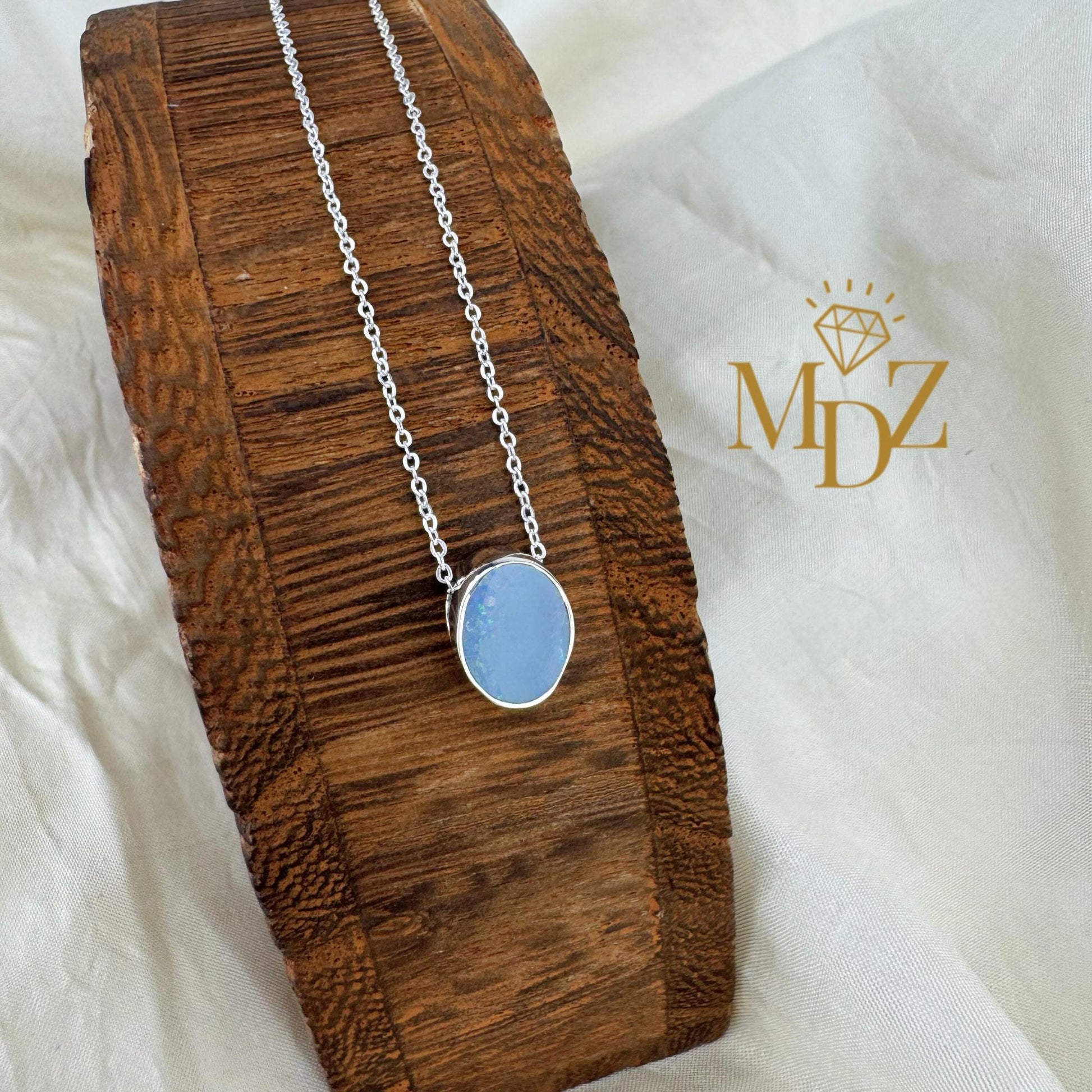 Minimalist Oval Kyanite Pendant Necklace