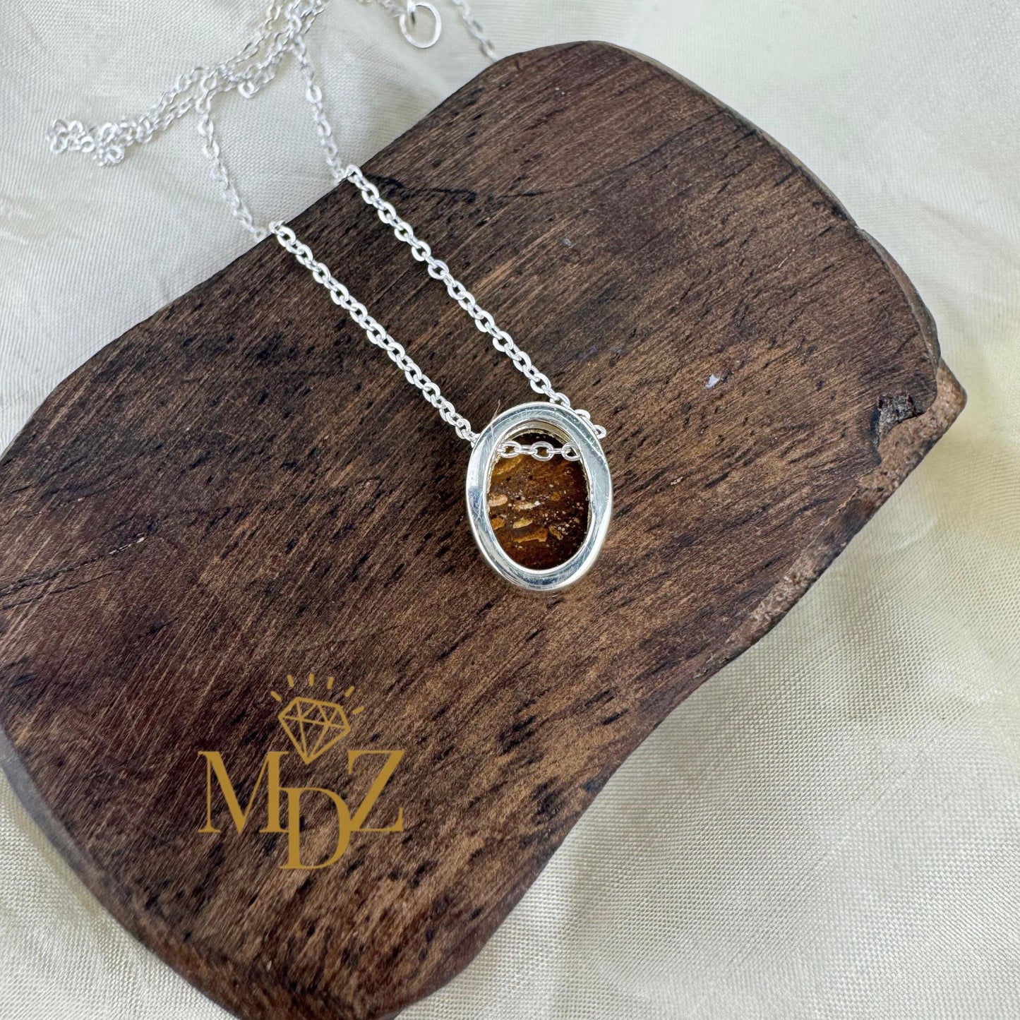 Minimalist Oval Kyanite Pendant Necklace